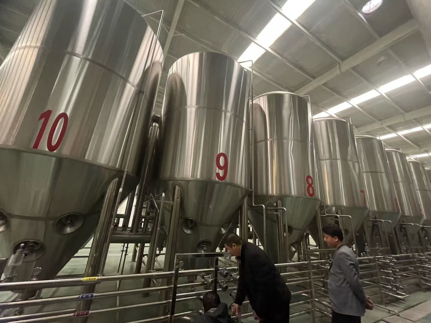 惠农精酿啤酒设备厂—平面布置、设备设计、制造、调试、培训等一条龙服务